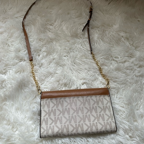 Michael kors crossbody - Picture 3 of 3